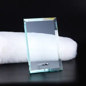 Kişiselleştirilmiş yeşim temizle kristal cam kupa ödülü vable vable standı dikdörtgen cam ödül kupa