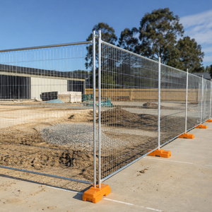 Panneau de clôture temporaire 2,1x2,4m, panneau en maille galvanisée robuste pour la sécurité des chantiers de construction - Product Image 1