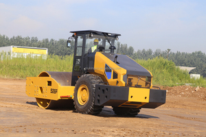 Rodillo Compactador Vibratorio de Tambor Único Original de Fábrica 526F, 26 Toneladas, 147 kW de Potencia, Listo para Enviar - Product Image 5