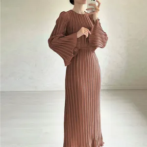 2024 EID Wholesale Ramadan Dubai Tunic Modest Plain Inner Slip Dress Long Sleeve Pleated Bell Sleeves Women Muslim Abaya Dress