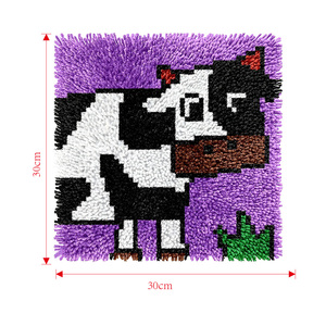 Usine <span class=keywords><strong>en</strong></span> gros brodé loquet crochet Kits doux taie d'oreiller bricolage une <span class=keywords><strong>vache</strong></span> mange herbe point <span class=keywords><strong>de</strong></span> croix housse <span class=keywords><strong>de</strong></span> coussin pour voiture et maison - Product Image 3