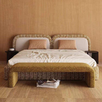Lit double moderne de style designer en tissu de coton et lin italien minimaliste, 1,8 m, arqué, sur pieds, confortable, en bois de pin