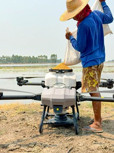 EFT EPS200Pro Granule Broadcaster Esparcidor de drones agrícolas con 360 ° Esparcimiento de gran flujo que garantiza una caída suave sin obstrucciones - Product Image 3