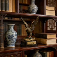 Trophée Aigle Gravé Personnalisé avec Branche d'Olivier, Statue d'Aigle en Bronze Personnalisée pour Récompenses et Reconnaissance, Résine Faite à la Main