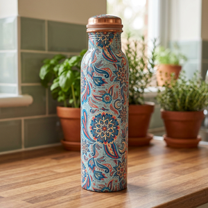 Botella de Agua de Cobre con Tapa y Diseño Floral Paisley, Portátil para Uso Doméstico - Product Image 1