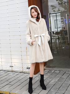 <span class=keywords><strong>Cappotto</strong></span> di <span class=keywords><strong>pelliccia</strong></span> di visone con cappuccio lungo e dimagrante alla moda da donna Casual inverno con bottoni con decorazione a bottoni <span class=keywords><strong>tipo</strong></span> di prodotto intero cappotti da donna - Product Image 2