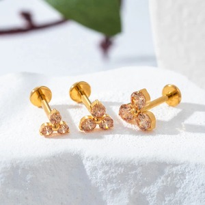 <span class=keywords><strong>Piercing</strong></span> Labret con Pétalos de Flores para <span class=keywords><strong>Labio</strong></span> con <span class=keywords><strong>Centro</strong></span> de Circonita Cúbica que Mejora la Apariencia, <span class=keywords><strong>Piercing</strong></span> de Aleación de Titanio ASTM-F-136 - Product Image 2
