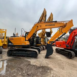 Excavatrice sur chenilles Hyundai 220 d'occasion, moteur et pompe d'origine, poids opérationnel de 22 tonnes, excellent état de fonctionnement - Product Image 1