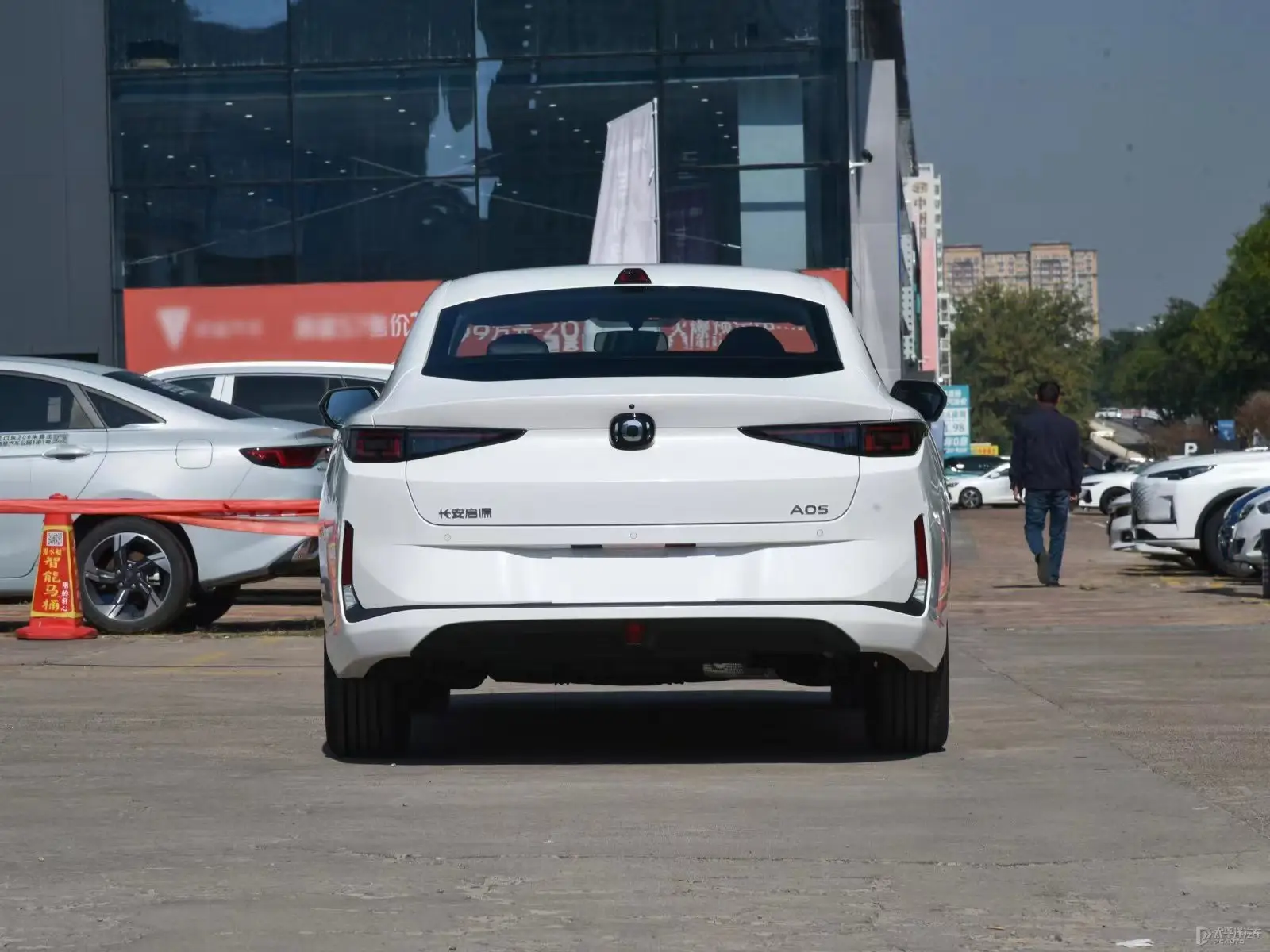Nuova energia estesa auto grande berlina cinese Changan Qiyuan A05 Automobile per adulti