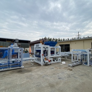 QT8-15 Grote Schaal Produceren Betonnen Bakstenen Lijn Gebouw <span class=keywords><strong>4</strong></span> 6 8 Inch Holle In Elkaar Grijpende Bakstenen Cement Blok Maken <span class=keywords><strong>Machine</strong></span> - Product Image 2