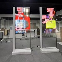 Affichage numérique à écran tactile OLED couleur pleine grandeur sur pied avec une luminosité de 400 nits pour une utilisation en intérieur dans les salles d'exposition