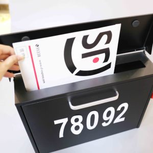<span class=keywords><strong>ต</strong></span>ู้รับจดหมายติดผนังพร้อมรหัสล็อ<span class=keywords><strong>ค</strong></span> <span class=keywords><strong>ค</strong></span>วามจุขนาดใหญ่ <span class=keywords><strong>ต</strong></span>ัว<span class=keywords><strong>เลข</strong></span>บ้าน รหัสผ่าน<span class=keywords><strong>ค</strong></span>วามปลอดภัย กันน้ำ จัดส่ง<span class=keywords><strong>พัสดุ</strong></span>แบบแนวตั้<span class=keywords><strong>ง</strong></span> - Product Image 5