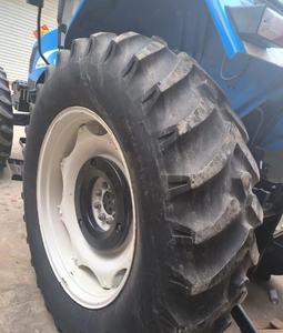 Tractores Originales New Holland SNH1354, Equipo Agrícola de 135 CV, <span class=keywords><strong>Tractor</strong></span> Usado con Tracción en las 4 Ruedas, Ejes <span class=keywords><strong>Carraro</strong></span> - Product Image 3