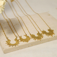 Personalidad nicho girasol serie conjunto Collar venta al por mayor 18K oro titanio acero Collar corto explosión clavícula cadena femenina