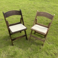 Chaise pliante en résine à grain de bois, style moderne et luxueux, pour mariage, mobilier d'extérieur, salon, appartement, 4 pièces/carton, résistante aux intempéries
