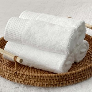 Ensemble de serviettes de spa d'hôtel 5 étoiles de luxe 100% coton blanc doux Serviettes carrées pour le visage, les mains, le bain et les enfants <span class=keywords><strong>Broderie</strong></span> de logo <span class=keywords><strong>personnalisée</strong></span> Couleur unie - Product Image 2