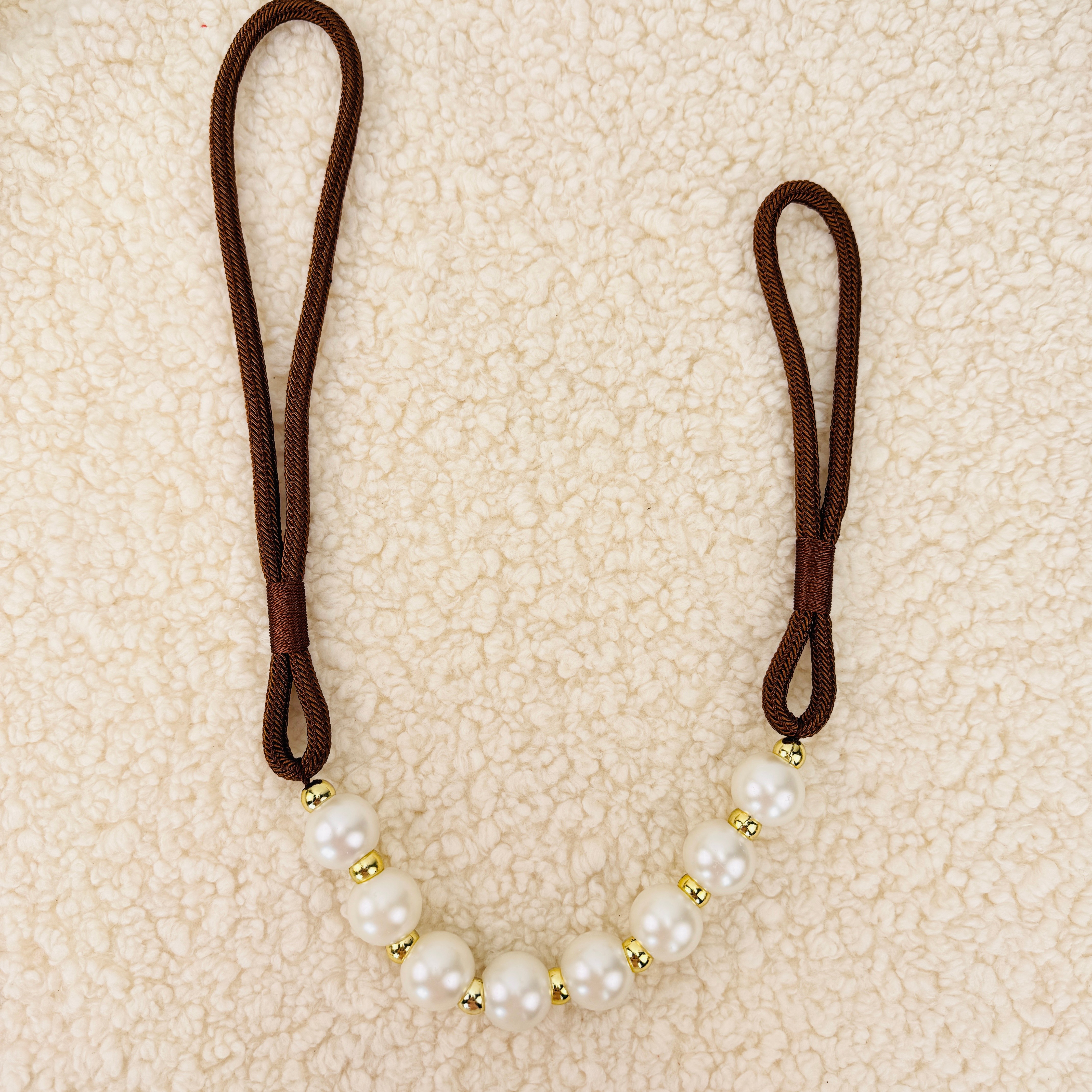 สีน้ำตาล