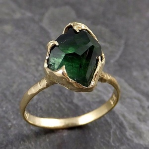 Anillo de Circonita Cúbica Negra para Hombre con Meteorito Campo Del Cielo, Anillo de Hueso de Dinosaurio Verde con Meteorito para Fiestas - Product Image 6