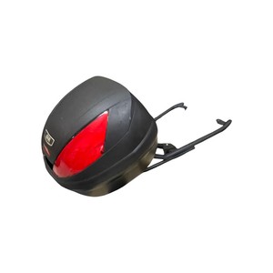 Top Case Arrière en Plastique d'Occasion GIVI 39L avec Plaque de Fixation et Porte-Bagages pour Yamaha XSR 700 2016-2021 - Product Image 1