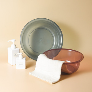 Bassine ronde transparente en plastique pour usage domestique, idéale pour laver les légumes et le linge - Product Image 2