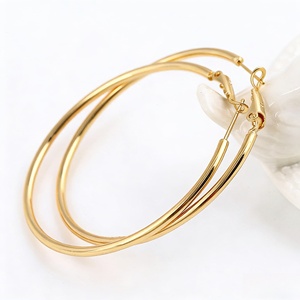 Pendientes de Aro Simples y Populares con Baño de Oro de 18K - Product Image 6