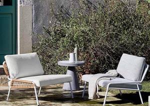 Chaise longue moderne en rotin tissé avec structure en métal et coussins, sièges élégants pour le patio, le balcon ou l'espace extérieur - Product Image 3