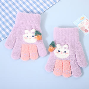 Guantes de Invierno de Lana de Visón Súper Lindos con Diseño de Fresa y Conejo, Tejidos, Gruesos y Cómodos para Viajes - Product Image 2