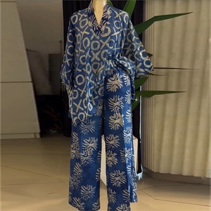 Setelan Kasual Wanita 2 Potong, Motif Cetak Segar, Kerah V, Lengan Kelelawar, Celana Lurus Pinggang Tinggi - Product Image 2