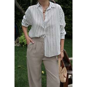 Camisa de Botones a Rayas Verdes para Mujer, Blusa Informal de Popelina, Estilo Sencillo para Uso Diario - Product Image 1