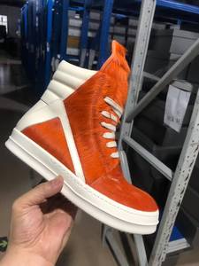 รองเท้าสไตล์เรโทรปี 2026 รองเท้าผ้าใบผู้ชายสุดหรู ดีไซน์เนอร์แบรนด์ดัง ขนเฟอร์ รองเท้าผ้าใบพื้นโพลีเมอร์ต่ำ สไตล์วินเทจ - Product Image 6