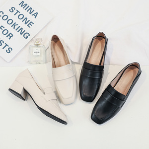 Chaussures <span class=keywords><strong>Bateau</strong></span> Mule pour Femmes Confortable en Cuir <span class=keywords><strong>Beige</strong></span> Noir Talons Bas Carrés de Haute Qualité Slide Vente en Gros - Product Image 1