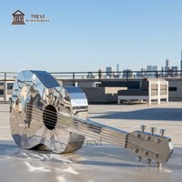Escultura de Guitarra de Acero Inoxidable Pulido Espejo de Arte Moderno para Decoración de Jardín Exterior