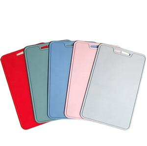 Planche à découper portable en caoutchouc coloré de qualité supérieure avec logo personnalisé, anti-moisissure, pour les outils de cuisine domestiques - Product Image 1
