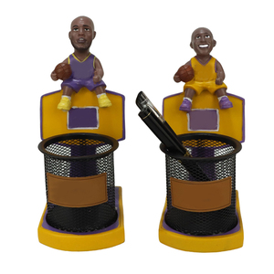 Portapenne Artistici Personalizzati in Resina con Teste Oscillanti, Tema Sportivo di Stelle del Basket e del Calcio, Dipinti a Mano - Product Image 2