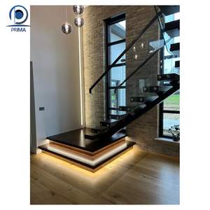 <span class=keywords><strong>Escalier</strong></span> à poutre en métal noir élégant de haute qualité avec marches en <span class=keywords><strong>bois</strong></span> <span class=keywords><strong>et</strong></span> garde-corps en métal pour intérieurs de loft urbains - Product Image 1