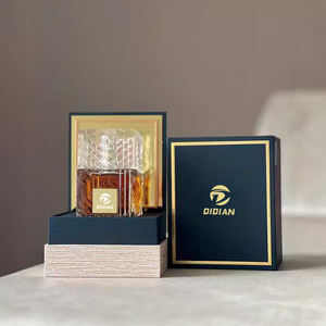 Flacon de <span class=keywords><strong>parfum</strong></span> transparent de luxe personnalisé de 100ml pour hommes et femmes vide flacon de <span class=keywords><strong>parfum</strong></span> en spray arabe unique de Dubaï de luxe avec couvercle en verre - Product Image 3