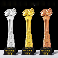 Trophée personnalisé de fleur de rose en cuivre, argent et or avec MH-NJ0501 de base en cristal noir