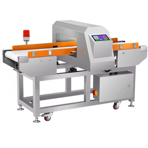 Détecteur de métaux industriel à haute sensibilité SECUERA 30 kHz, bande transporteuse en matériau SUS304 pour la détection efficace des métaux dans l'industrie alimentaire - Product Image 1