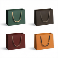 Sac en papier de luxe à prix avantageux pour le commerce de détail, sacs d'emballage personnalisés pour vêtements