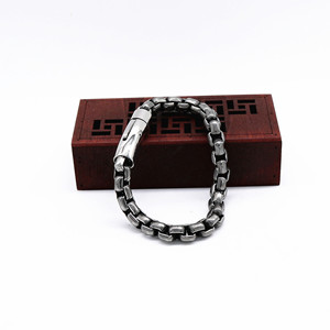 Yunnique Trendy Geometric Motorcycle <b>Chain</b> Bracelet 8.0mm Retro Black <b>Titanium</b> Steel Unisex Jewelry Gift From Guangzhou - Product Image 4