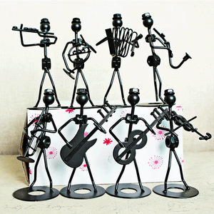 Modèle de petit homme en fer, art métallique, musique, <span class=keywords><strong>prix</strong></span> spécial, artisanat, style de groupe masculin et féminin, décoration de la maison - Product Image 3