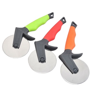 เครื่องมือทำพิซซ่าแบบมีรูพรุน พร้อมฝาครอบป้องกัน ทำจากสแตนเลส - Product Image 1