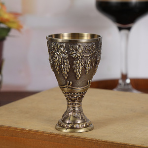 <span class=keywords><strong>Gravure</strong></span> <span class=keywords><strong>sur</strong></span> <span class=keywords><strong>verre</strong></span> de référence de ménage de petite taille de luxe de style européen fabriqué en gros gobelet en <span class=keywords><strong>verre</strong></span> à <span class=keywords><strong>vin</strong></span> blanc en métal - Product Image 3