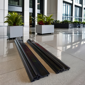 <span class=keywords><strong>Bande</strong></span> <span class=keywords><strong>d</strong></span>'étanchéité en caoutchouc mousse EPDM <span class=keywords><strong>de</strong></span> qualité supérieure <span class=keywords><strong>Bande</strong></span> <span class=keywords><strong>d</strong></span>'étanchéité inférieure étanche <span class=keywords><strong>pour</strong></span> portes <span class=keywords><strong>de</strong></span> <span class=keywords><strong>douche</strong></span> Traitement <span class=keywords><strong>de</strong></span> coupe personnalisé disponible - Product Image 6