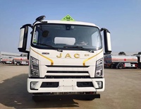 Camion-citerne JAC4x2, véhicule de transport de diesel et d'essence de 10 000 L, vente directe d'usine de camions-citernes avec distributeur de carburant