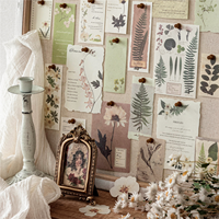 Ensemble de papiers vintage pour scrapbooking avec fleurs pressées, pack d'égéreries botaniques, plantes et motifs floraux pour journalisation et scrapbooking décoratif