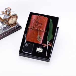 Ensemble <span class=keywords><strong>de</strong></span> carnets rétro européens en gros avec stylo à <span class=keywords><strong>plume</strong></span> et <span class=keywords><strong>porte</strong></span>-stylo pour cadeau <span class=keywords><strong>de</strong></span> Noël, logo personnalisé - Product Image 4