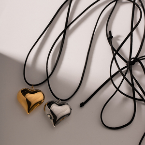 Collar Ajustable <span class=keywords><strong>J</strong></span>&<span class=keywords><strong>D</strong></span> de Acero Inoxidable Chapado en Oro de 18K con Cordón Negro y Colgante de Corazón 3D para Mujer - Product Image 5