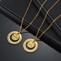 Bague de maman en acier inoxydable plaqué or avec lettrage au laser Collier rond avec pendentif de marque Cadeau d'anniversaire des mères personnalisé pour la fête des mères