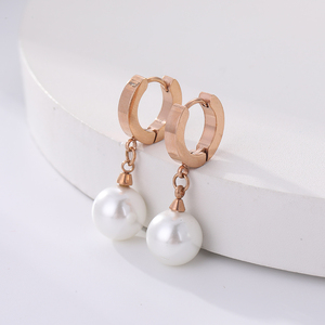 Ensemble de bijoux en acier inoxydable plaqué pour femmes de haute qualité pour femmes Boucles d'oreilles design creux en acier inoxydable - Product Image 4